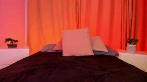   online show from April 23, 5:59 am