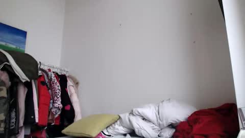 bratzdoll1994 online show from December 14, 8:53 am