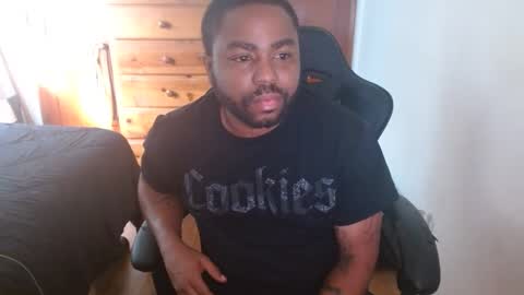 Snapshot of breadw1nnah chatting on October 9, 3:17 pm Breadw1nnah online show from October 9, 3:17 pm