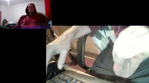 Snapshot of bremer64 chatting on March 1, 7:15 pm bremer64 online show from March 1, 7:15 pm