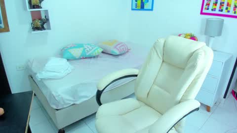 Brenda  online show from December 31, 6:35 pm