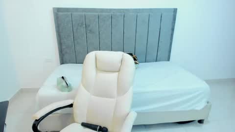 Brenda  online show from September 24, 7:09 pm