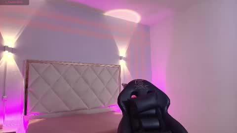 BRENDDA  online show from February 18, 3:28 am