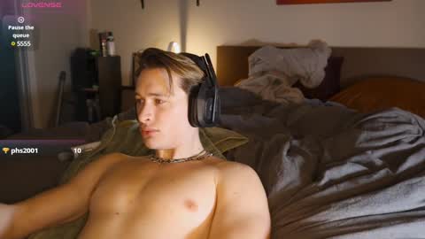 brentonverde online show from January 3, 10:19 pm