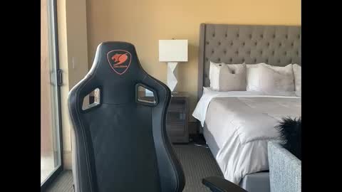 Brett Mycles online show from September 25, 8:05 pm