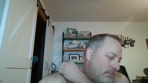 hey online show from December 5, 9:44 pm