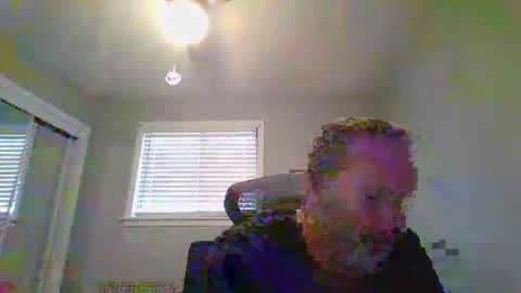 hey online show from April 19, 9:17 pm