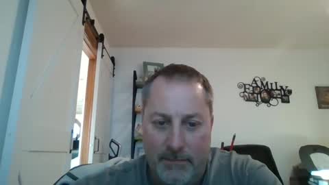 hey online show from December 3, 8:22 pm