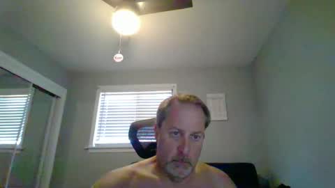 hey online show from April 22, 9:00 pm