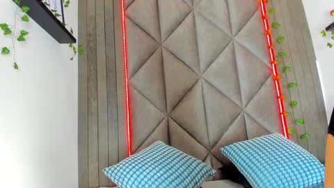 B R I A  online show from April 21, 2:48 am