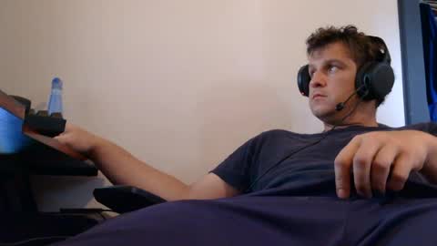 brian7891012 online show from June 13, 9:25 pm