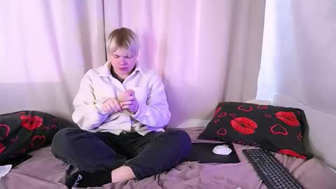 brian_mils online show from February 22, 11:24 am