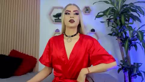 briana_white online show from December 3, 5:46 pm