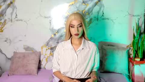 briana_white online show from July 28, 4:51 pm