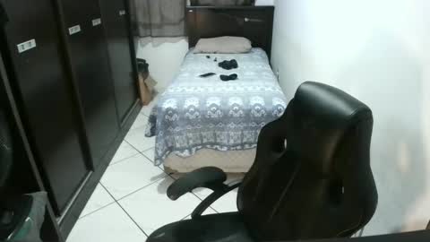 brianaries online show from November 25, 4:22 am