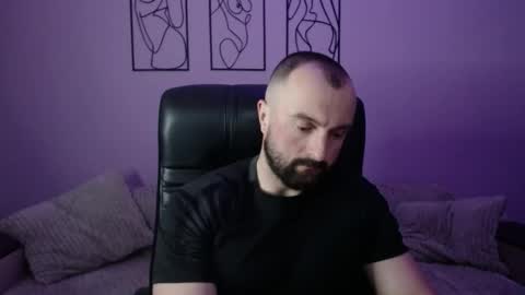 brindlefly69 online show from April 24, 12:40 pm