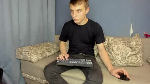 bristlebback online show from April 19, 6:10 pm