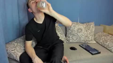 bristlebback online show from March 21, 4:44 pm