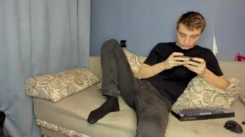 bristlebback online show from April 19, 4:30 pm