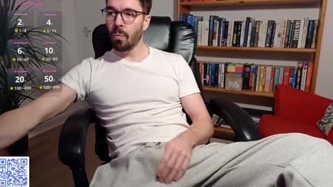 Snapshot of britishpoet chatting on December 3, 1:27 pm Callum online show from December 3, 1:27 pm