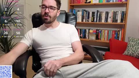 Snapshot of britishpoet chatting on December 4, 1:03 pm Callum online show from December 4, 1:03 pm