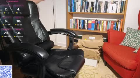 Snapshot of britishpoet chatting on December 5, 3:44 pm Callum online show from December 5, 3:44 pm