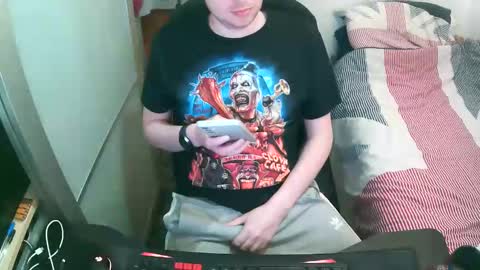 British Tom online show from September 26, 9:01 pm