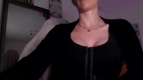 Britney online show from April 23, 10:23 am