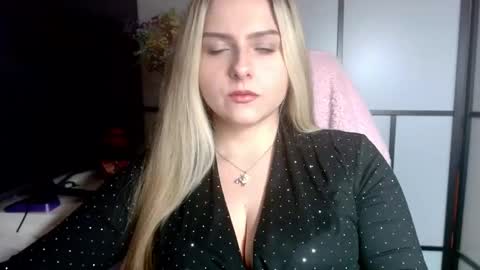 BritneyGlow online show from December 30, 6:49 pm