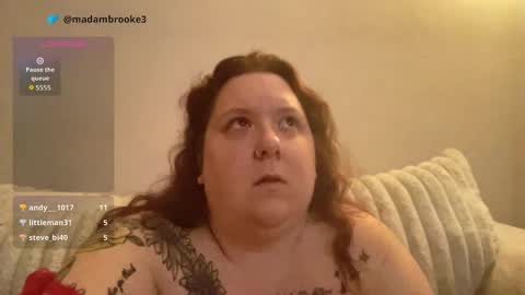 Snapshot of brookenicole3 chatting on October 12, 10:33 pm Madam Brooke online show from October 12, 10:33 pm
