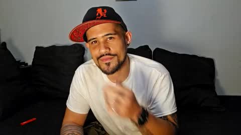 brownboyt online show from November 14, 7:10 am