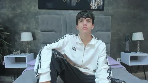 Bruce Hans online show from April 22, 11:39 am