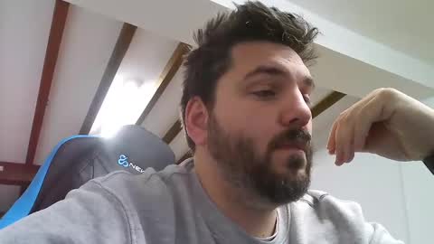 Bruce Wayne online show from December 31, 6:05 am