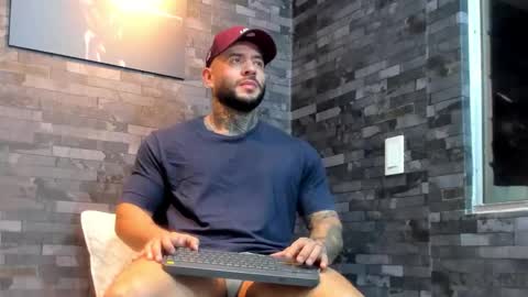 brucedallas online show from February 20, 1:27 am