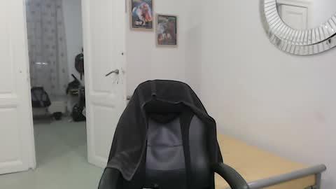 Snapshot of brucemf chatting on January 4, 4:32 pm Bruce online show from January 4, 4:32 pm