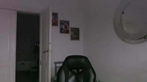 Snapshot of brucemf chatting on January 23, 5:13 am Bruce online show from January 23, 5:13 am