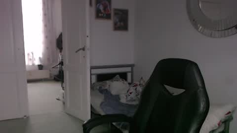 Snapshot of brucemf chatting on January 18, 11:43 am Bruce online show from January 18, 11:43 am