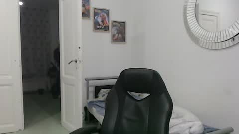 Snapshot of brucemf chatting on January 5, 7:17 pm Bruce online show from January 5, 7:17 pm