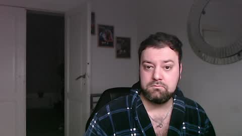 Snapshot of brucemf chatting on January 18, 8:30 pm Bruce online show from January 18, 8:30 pm