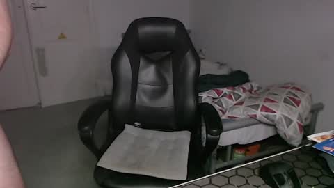 Snapshot of brucemf chatting on January 22, 5:26 am Bruce online show from January 22, 5:26 am