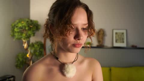 Tess online show from May 12, 4:05 pm