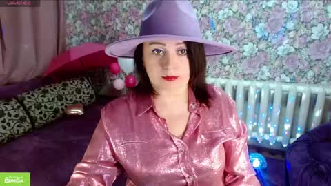 Julia online show from April 11, 9:30 pm