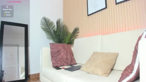 Snapshot of brunette__boy chatting on September 29, 8:30 pm Luis online show from September 29, 8:30 pm