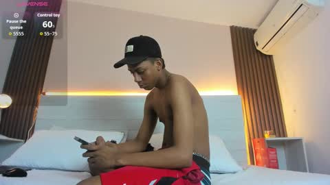 Snapshot of brunette__boy chatting on September 12, 3:30 am Luis online show from September 12, 3:30 am