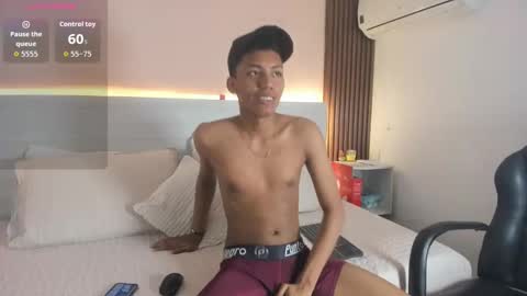 Snapshot of brunette__boy chatting on September 13, 3:42 am Luis online show from September 13, 3:42 am