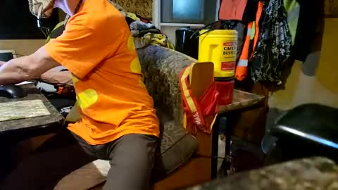 Steve... aka SkinnieDippin aka TimberTramp online show from January 16, 1:25 pm