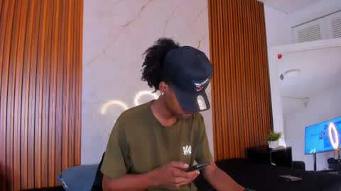 Bryxon  online show from February 13, 3:03 pm