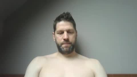 bubblebee1982 online show from April 2, 6:43 am