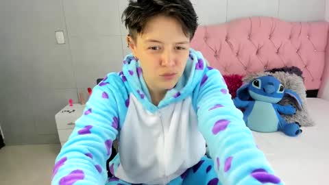 bug2025 online show from October 8, 3:02 am