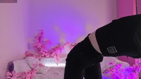 Kira online show from April 3, 3:19 pm